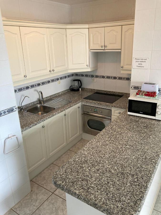 Victoria Court 2, Los Cristianos Guincho  Екстериор снимка